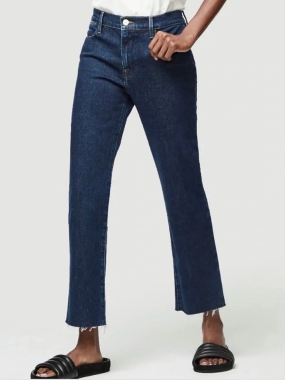 Frame Le High Straight Cropped Jeans in Dark Indigo, Size 25